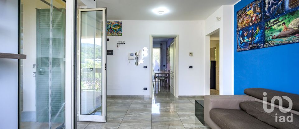 Apartment 5 rooms of 80 m² in Genova (16162)