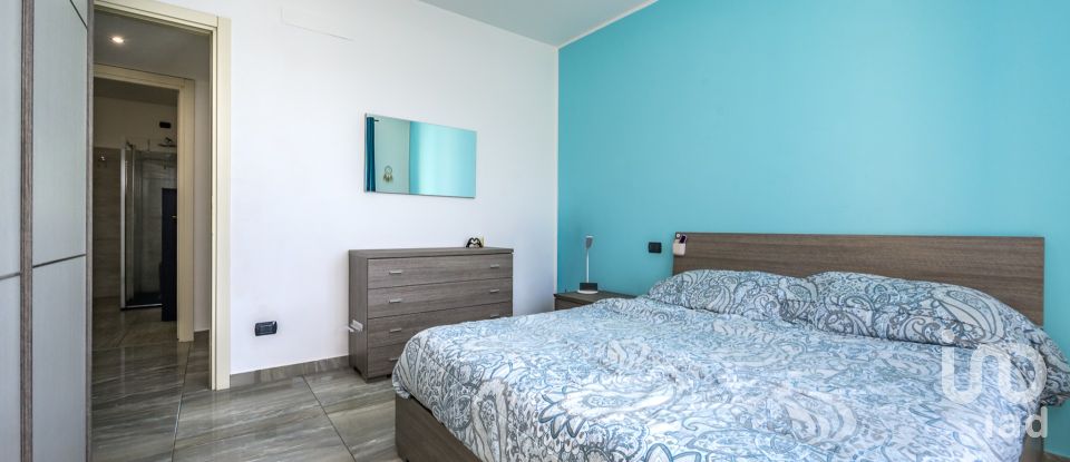 Apartment 5 rooms of 80 m² in Genova (16162)