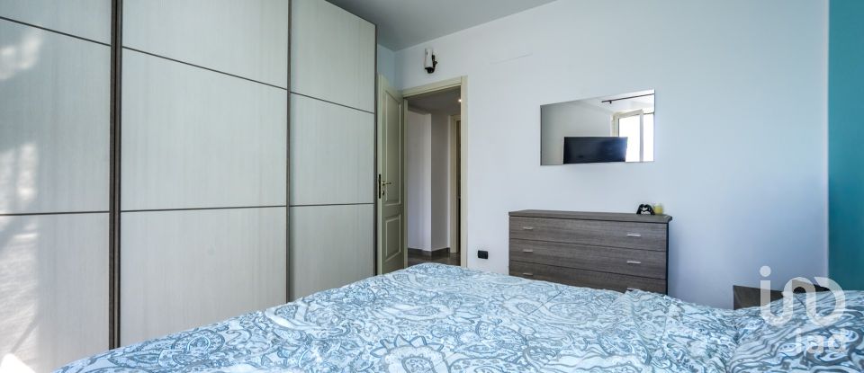 Apartment 5 rooms of 80 m² in Genova (16162)