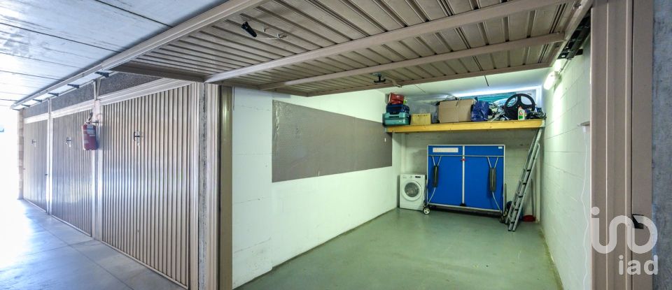 Apartment 5 rooms of 80 m² in Genova (16162)