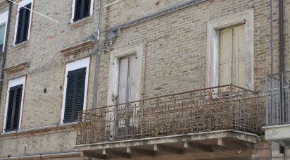 Casa indipendente / Villa 15 locali di 226 m² in Civitanova Marche (62012)