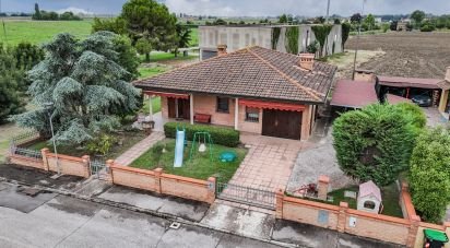 Casale 4 locali di 137 m² in Ostellato (44020)