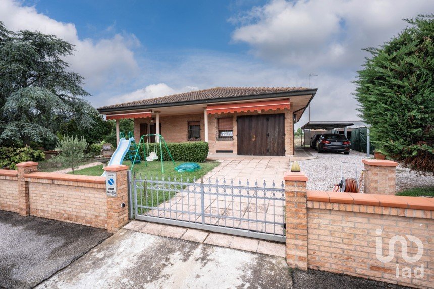 Casale 4 locali di 137 m² in Ostellato (44020)