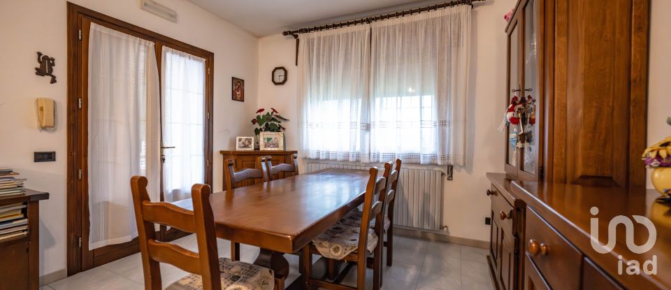 Casale 4 locali di 137 m² in Ostellato (44020)