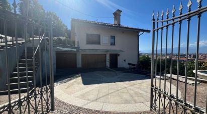 Casa indipendente 8 locali di 306 m² in Torino (10132)