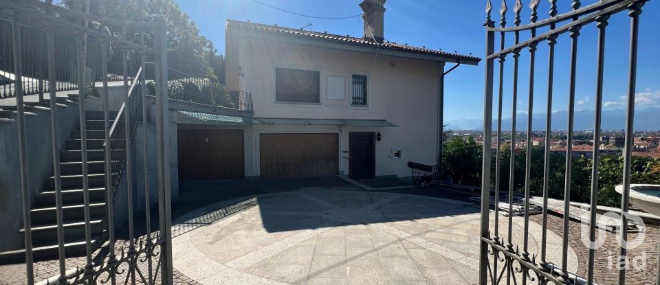 Casa indipendente 8 locali di 306 m² in Torino (10132)