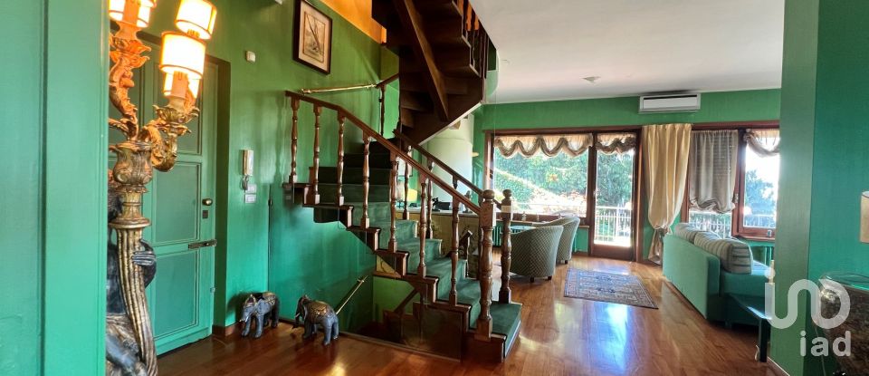 Casa indipendente 8 locali di 306 m² in Torino (10132)