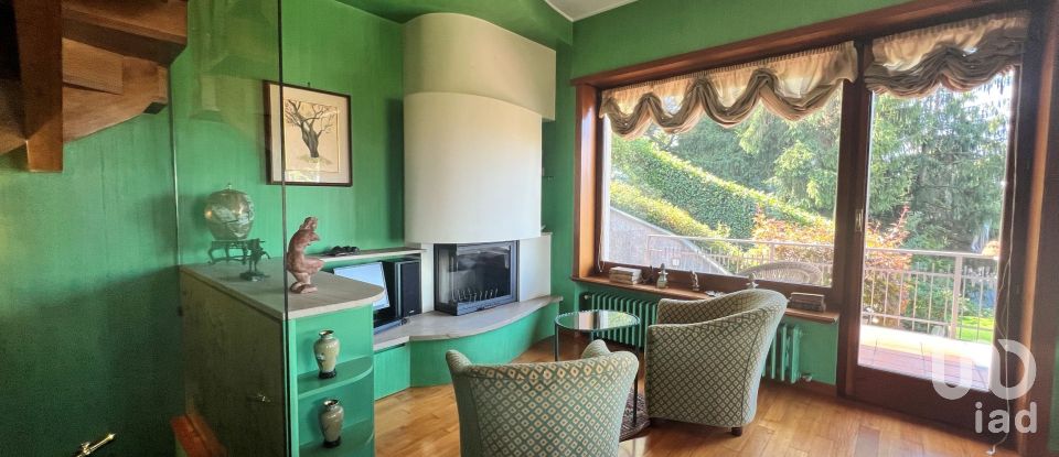 Casa indipendente 8 locali di 306 m² in Torino (10132)