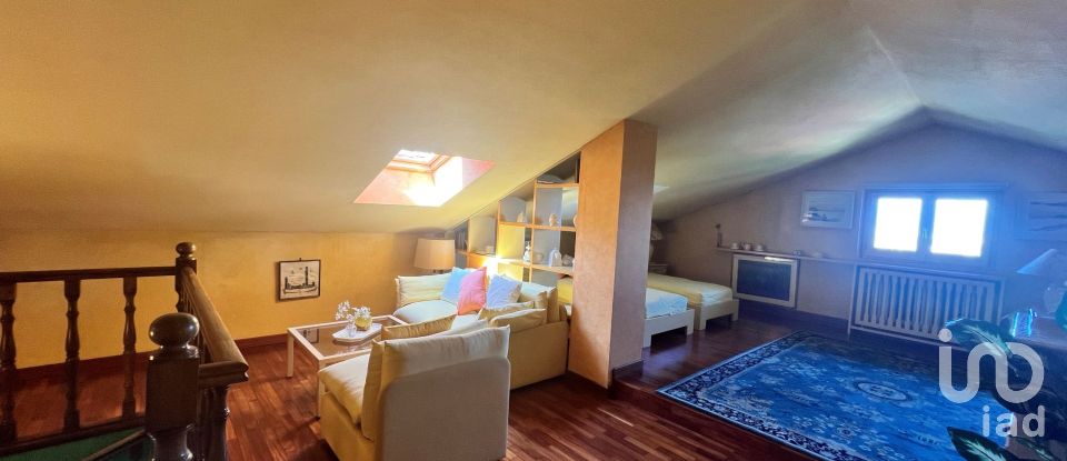 Casa indipendente 8 locali di 306 m² in Torino (10132)