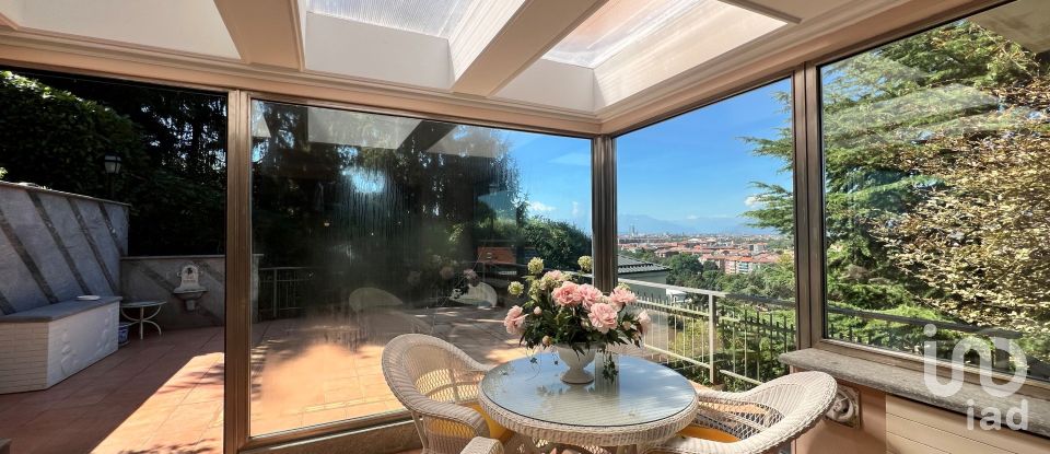 Casa indipendente 8 locali di 306 m² in Torino (10132)