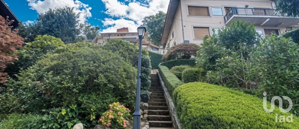 Casa indipendente 8 locali di 306 m² in Torino (10132)