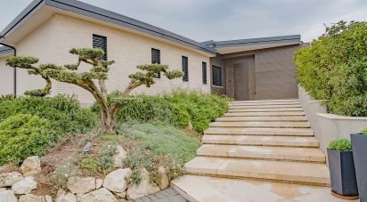 Casale 5 locali di 350 m² in Fermo (63900)