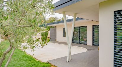 Casale 5 locali di 350 m² in Fermo (63900)