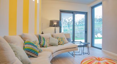 Casale 5 locali di 350 m² in Fermo (63900)