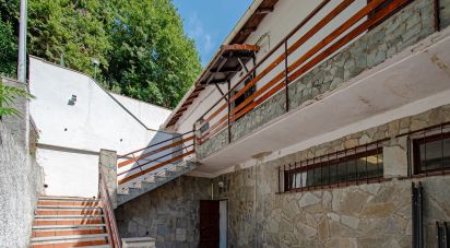 Villa Bifamiliare 13 locali di 190 m² in Ceranesi (16014)