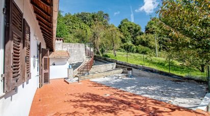 Villa Bifamiliare 13 locali di 190 m² in Ceranesi (16014)