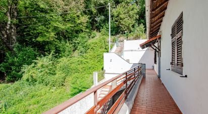 Villa Bifamiliare 13 locali di 190 m² in Ceranesi (16014)