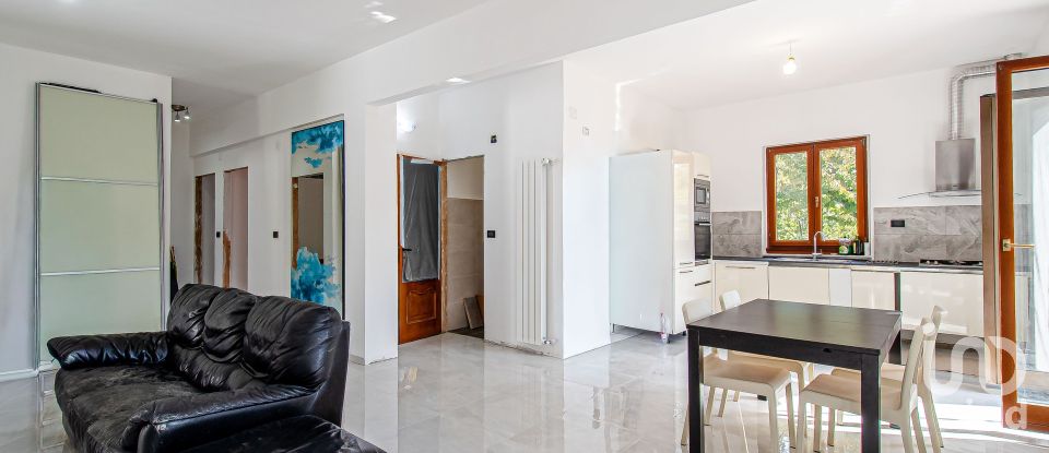 Villa Bifamiliare 13 locali di 190 m² in Ceranesi (16014)