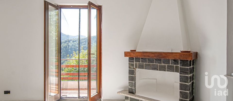 Villa Bifamiliare 13 locali di 190 m² in Ceranesi (16014)