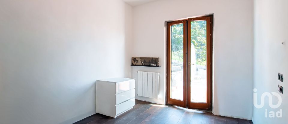 Villa Bifamiliare 13 locali di 190 m² in Ceranesi (16014)