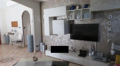 Casale 7 locali di 254 m² in Scalenghe (10060)