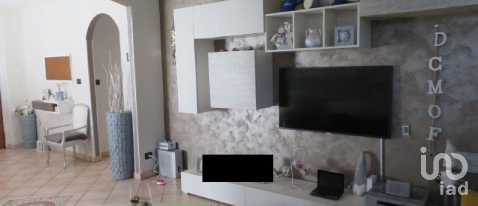 Farm 7 rooms of 254 m² in Scalenghe (10060)