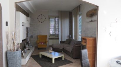 Casale 7 locali di 254 m² in Scalenghe (10060)