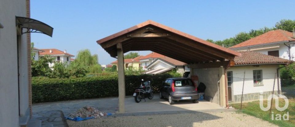 Farm 7 rooms of 254 m² in Scalenghe (10060)