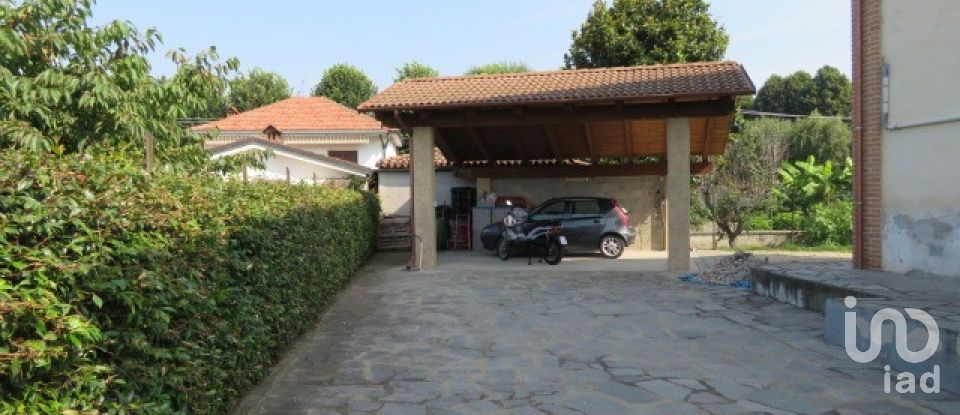 Farm 7 rooms of 254 m² in Scalenghe (10060)