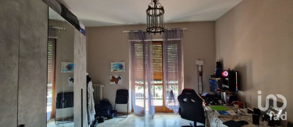 Four-room apartment of 127 m² in Pinerolo (10064)