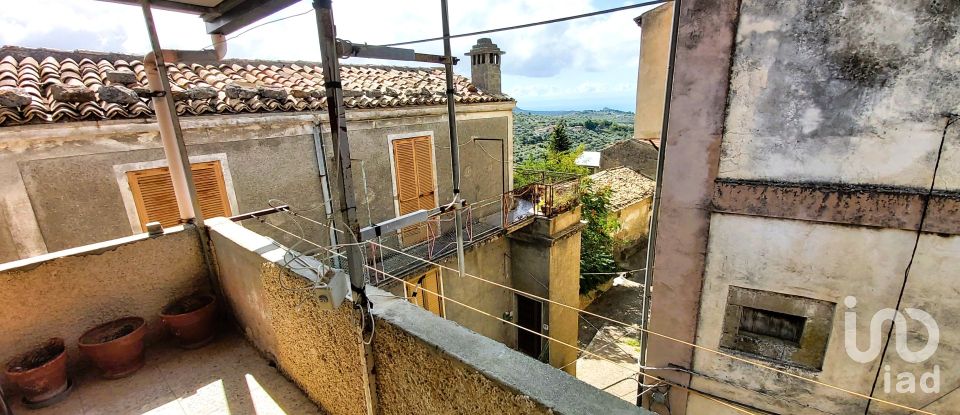 House 7 rooms of 110 m² in Serra d'Aiello (87030)