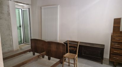 Casa di paese 7 locali di 70 m² in Alanno (65020)