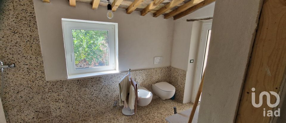 Village house 7 rooms of 70 m² in Alanno (65020)