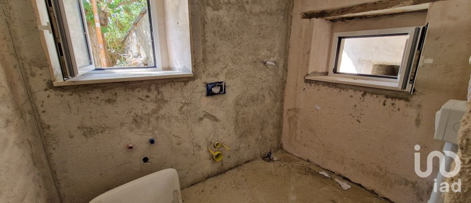 Village house 7 rooms of 70 m² in Alanno (65020)