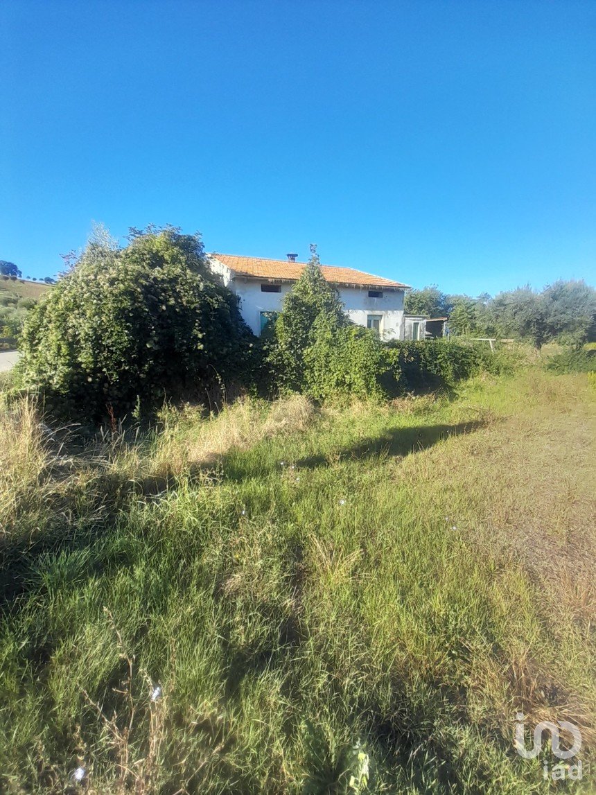 Terreno di 2.147 m² in Castellalto (64020)