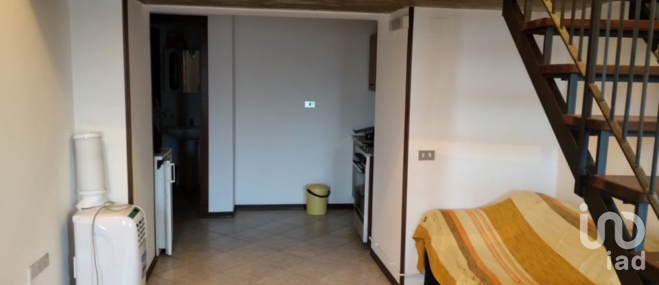 Casa di paese 14 locali di 220 m² in Colledara (64042)