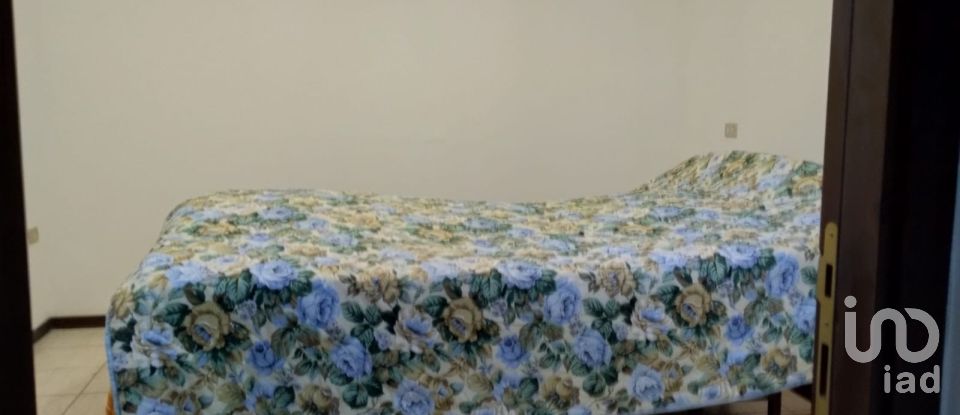 Casa di paese 14 locali di 220 m² in Colledara (64042)