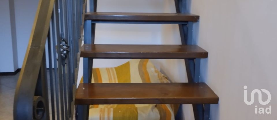 Casa di paese 14 locali di 220 m² in Colledara (64042)