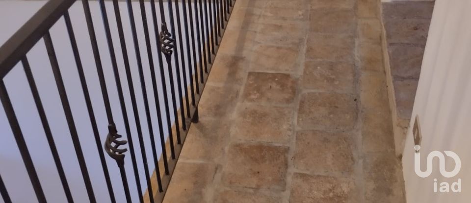 Casa di paese 14 locali di 220 m² in Colledara (64042)