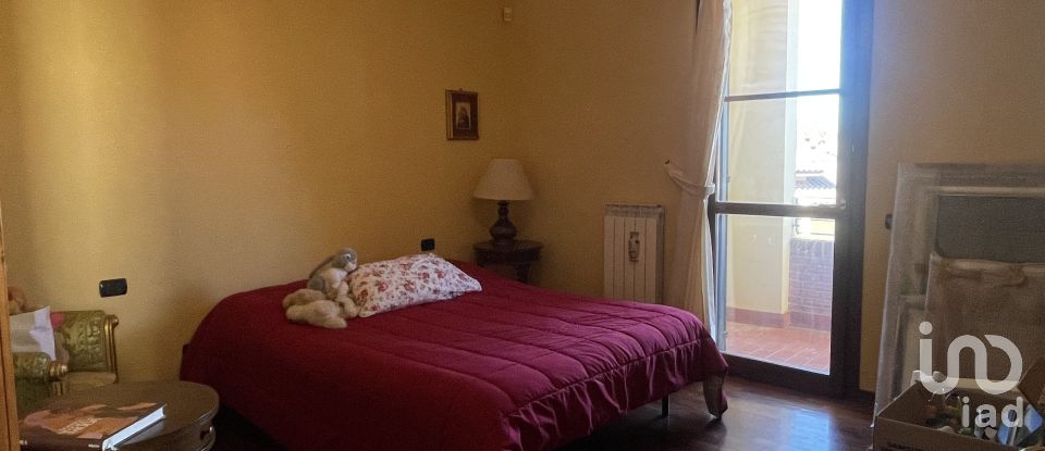 Traditional house 9 rooms of 195 m² in Arezzo (52100)