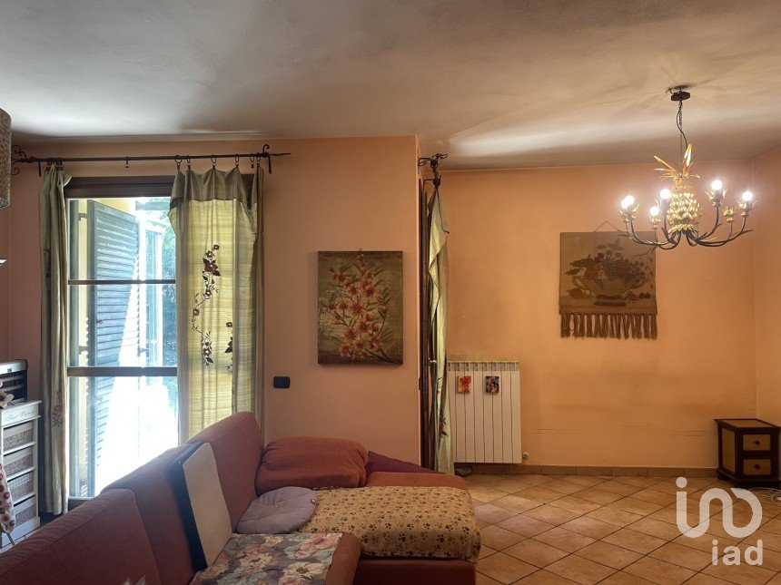 Traditional house 9 rooms of 195 m² in Arezzo (52100)