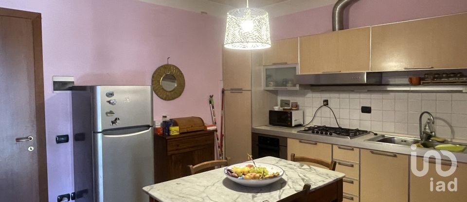 Traditional house 9 rooms of 195 m² in Arezzo (52100)