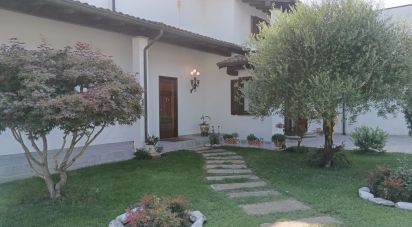 Casale 5 locali di 196 m² in Gambolò (27033)