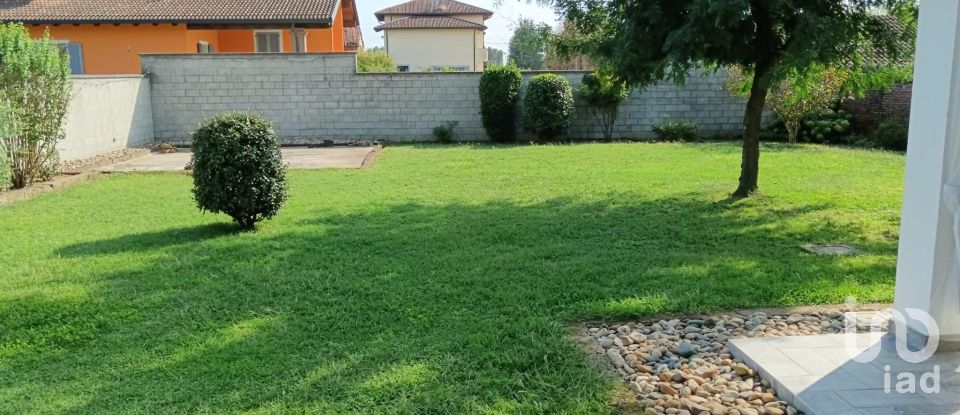 Casale 5 locali di 196 m² in Gambolò (27033)