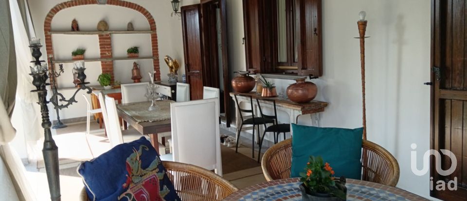 Casale 5 locali di 196 m² in Gambolò (27033)