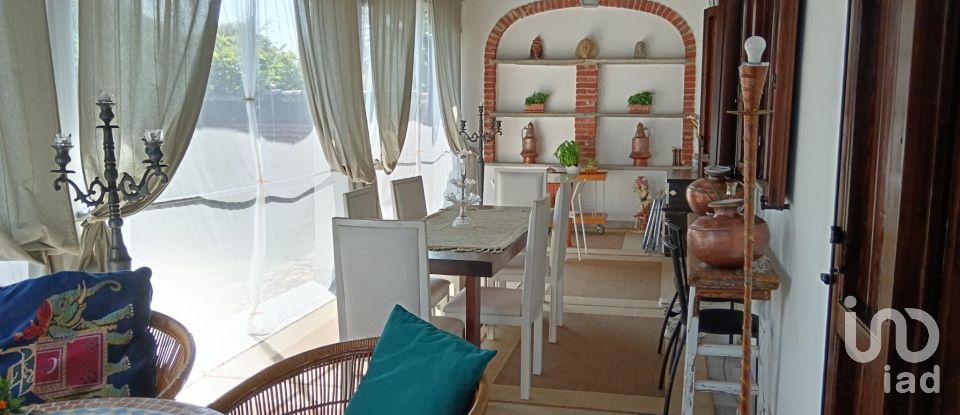 Casale 5 locali di 196 m² in Gambolò (27033)