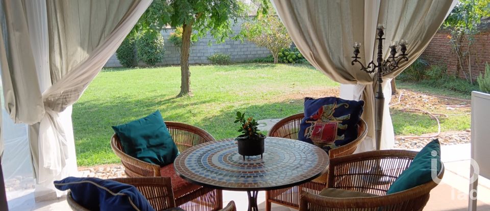 Casale 5 locali di 196 m² in Gambolò (27033)