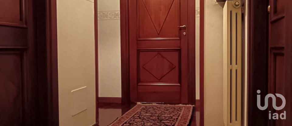 Casale 5 locali di 196 m² in Gambolò (27033)