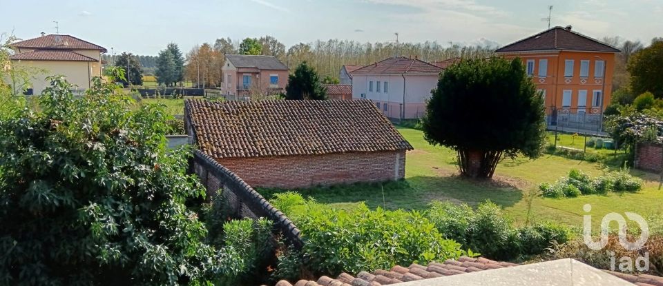 Casale 5 locali di 196 m² in Gambolò (27033)