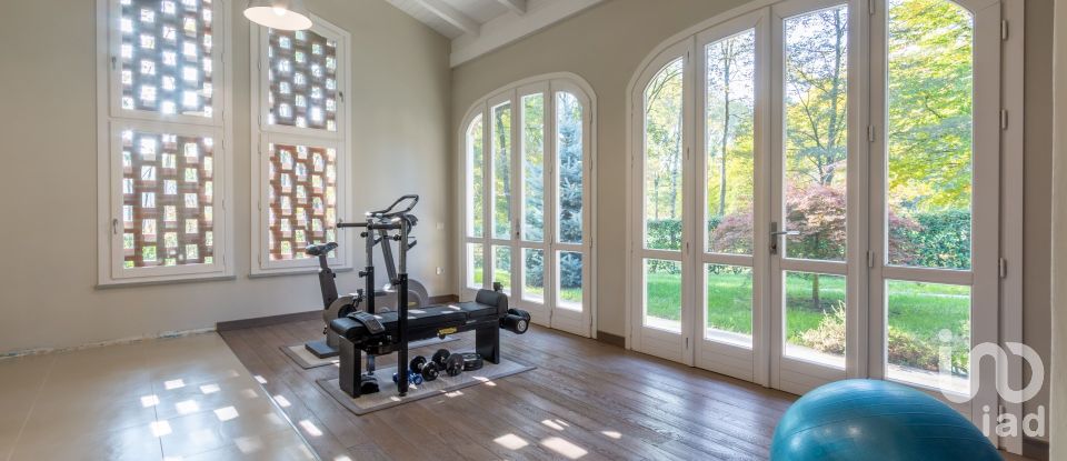 House 8 rooms of 300 m² in La Cassa (10040)